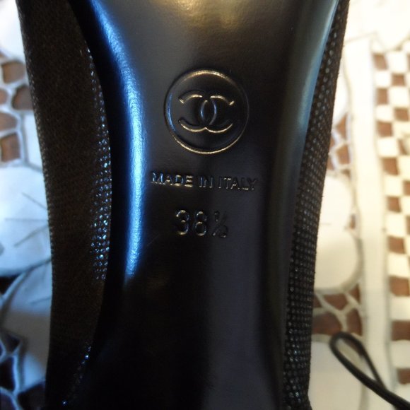 Chanel Black Metallic Canvas/Black Patent Leather Cap Toe Ankle Boots Size 38.5B - Picture 16 of 16